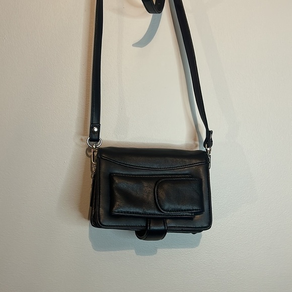 NWOT Elegant Black Leather Crossbody Bag - Picture 7 of 7